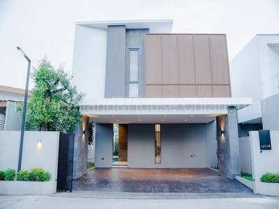 Pool Villa 24.9 ล. เจ็ดยอด บ้านสร้างใหม่ สุดพิเศษเพียง 4 ยูนิตเท่