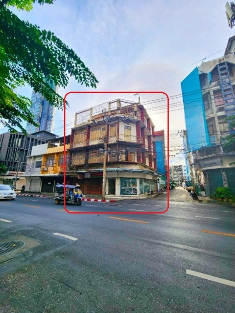 ให้เช่าอาคารพาณิชย์ 4 ชั้นโรบินสัน บางรัก BTSสะพานตากสิน 375ม.4คูหา Hostel ศูนย์การค้า 68ตรว. 1,310ตรม. ลดเหลือ ทำเลดี 10นอน 6น้ำ 