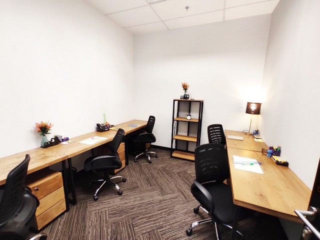 ให้เช่า Serviced Office เซอร์วิส ออฟฟิศ ติด MRTพระราม9 หิ้วโน๊ตบุ๊คเข้าทำงานได้ทันที ตกแต่งเรียบร้อย