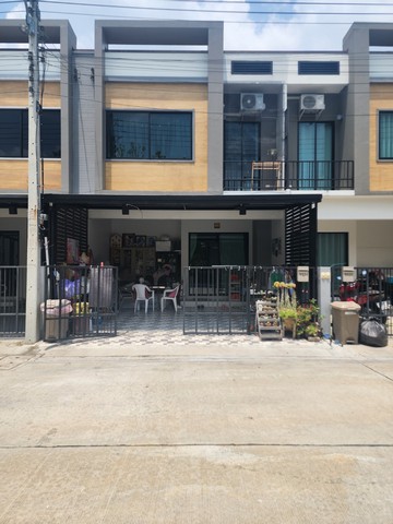 TOWNHOUSE S GATE  ใหญ่ 0 RAI 0 งาน 20 Square Wah 3 BEDROOM 2 Bathroom 3500000 THB ใกล้ โรบินสัน ศรีสมาน, เซ็นทรัล พลาซา แจ้งวัฒนะ, ไทวัสดุ ราชพฤกษ์, เดอะ คริสตัล พีทีที, รร.สารสาสน์วิเทศราชพฤกษ์, รร.สาธิตปทุม และรพ.ปากเกร็ด 2- สโมสร ส ว ย