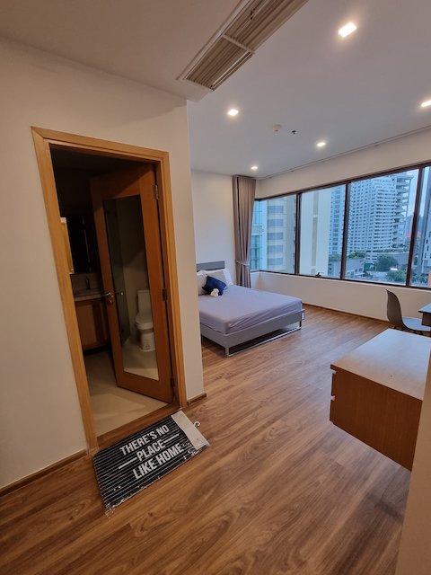 The Emporio Place Sukhumvit 24 peaceful 10th floor BTS Phrom Phong