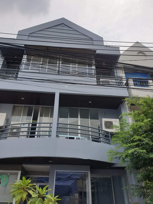 ให้เช่าทาวน์โฮม 3 ชั้น Renovated เหมาะทำโฮมออฟฟิศ สำนักงาน ถนนศรีวรา ทาวน์อินทาวน์ (N1-N224)