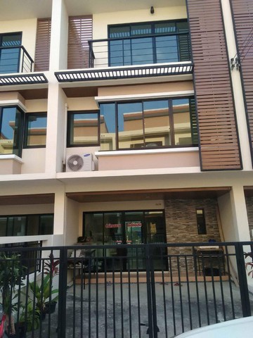 townhouse ทาวน์โฮม 3 ชั้น อินฟินิตี้ บ้านกล้วย-ไทรน้อย บางบัวทอง นนทบุรี  บรรยากาศส่วนตัว