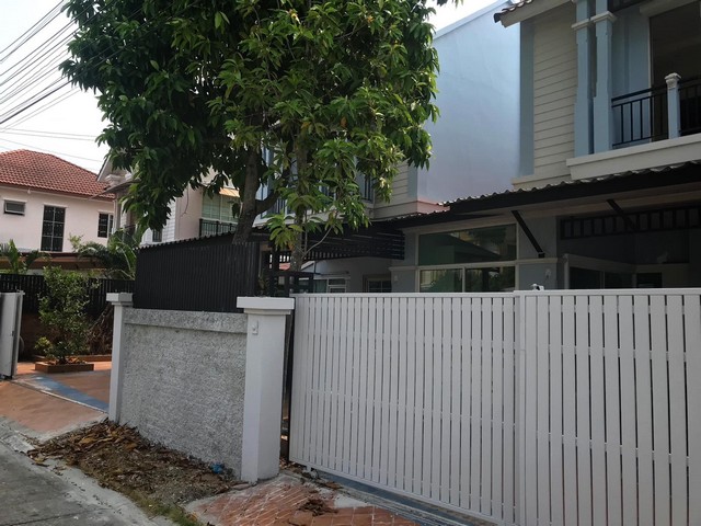 FOR SALE บ้าน ธนาสิริ 10800000 บาท. 5BR3BR ขนาดพื้นที่ 0 Rai 0 ngan 73 ตร.วา   เดินทางง่าย