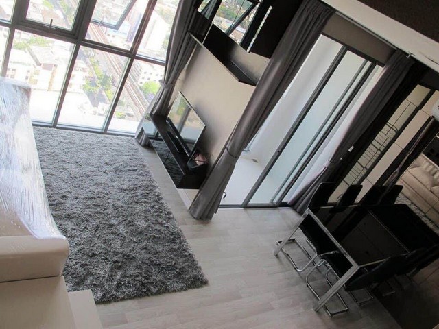 เช่าคอนโด ไอดีโอ โมบิ สุขุมวิท Ideo Mobi Sukhumvit Duplex 2 ห้องนอน ขนาด 62 ตร.ม ห้องสวย แต่งหรู วิวเมืองพร้อมเข้าอยู่