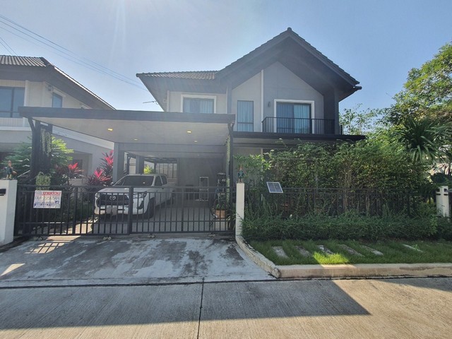 บ้าน เพฟ ศาลายา ปิ่นเกล้า 4BEDROOM 7500000 BAHT ใกล้ เซนทรัลศาลายา มหาลัยมหิดล ดีลเด็ด! น้ำตกข้างบ้าน  แชนเดอร์เลียบริเวณโต๊ะกินข้าวและบันได