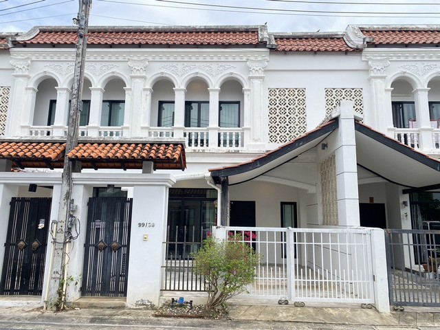 For Rent : Town home near Super Cheap Market, 3 Bedroom 3 Bathroom