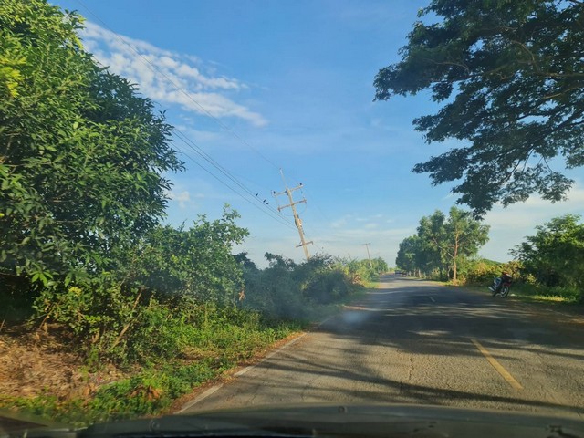 ขายอสังหาริมทรัพย์บ้านที่ดินที่ดิน  ติดถนนคอนกรีต มหาราช อยุธยา