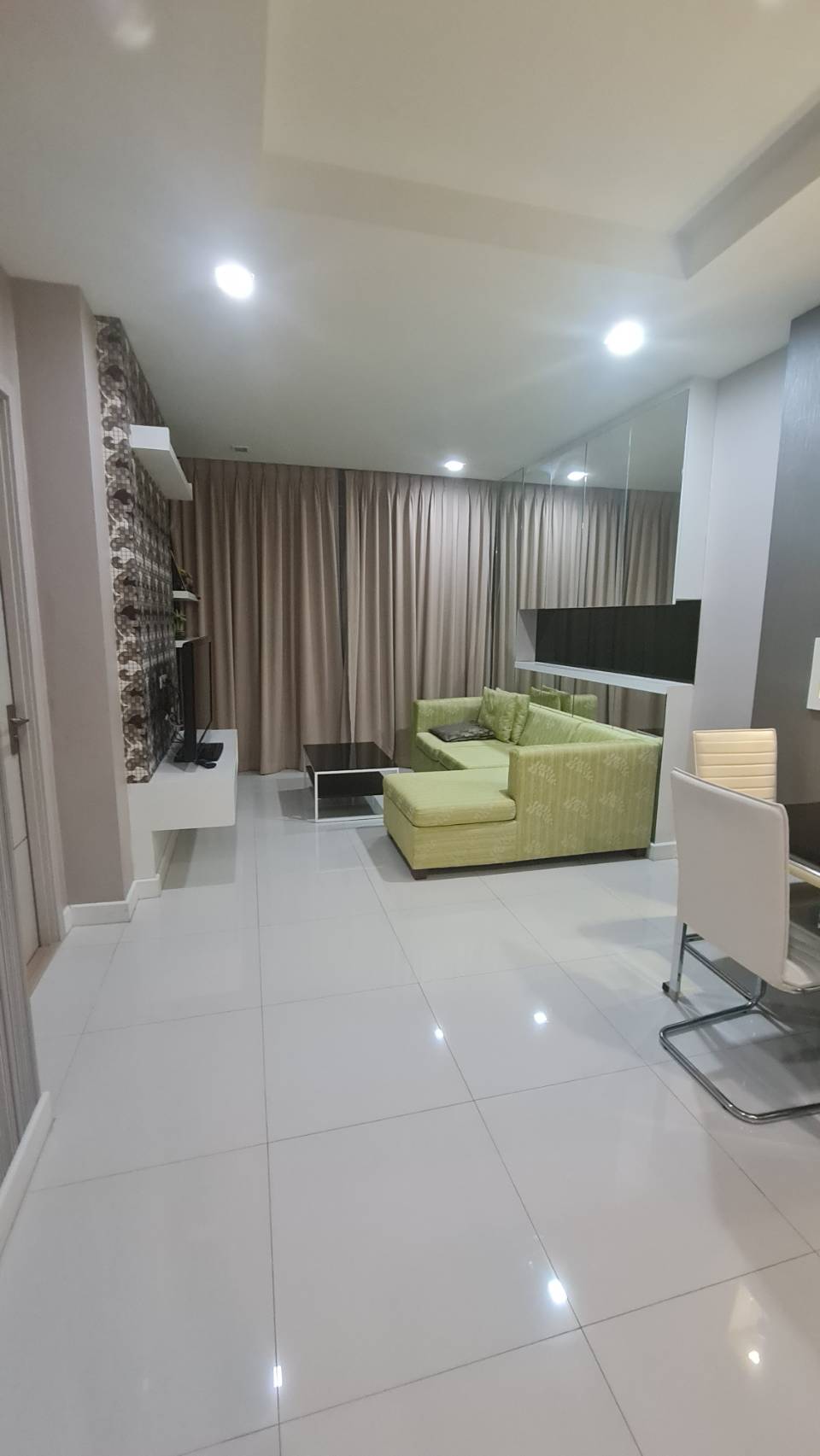 For rent Apus Condo central pattaya one bedroom 7Fl