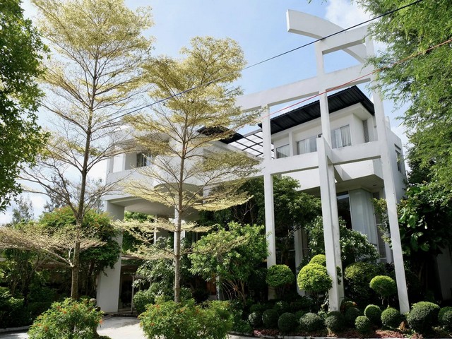 ขายบ้านเดี่ยว 398 ตรว. ในสนามกอล์ฟ Windsor Park&Golf Club สุวินทวงศ์ 15 Double Volumn Loft court house หลังบ้านติดสนามกอล์ฟ