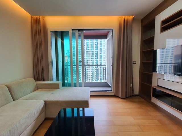 High floor unit with 2beds available!! The Address Asoke near MRT Petchaburi