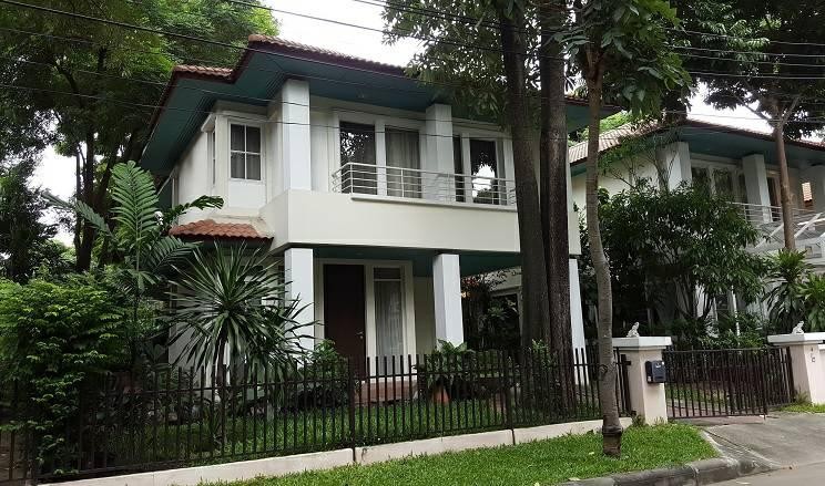  ให้เช่าบ้านเดี่ยว 2 ชั้น พร้อมเฟอร์ หมู่บ้าน Bangkok Villa ใกล้ เลียบทางด่วนเอกมัย-รามอินทรา