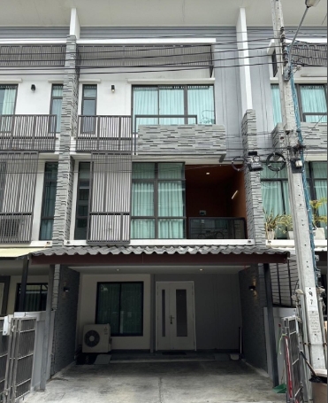 ขายทาวน์โฮม 3 ชั้น  plex residence kaset-nawamin ซอยแจ่มจันทร์ ใกล้โรงเรียนเลิศหล้า