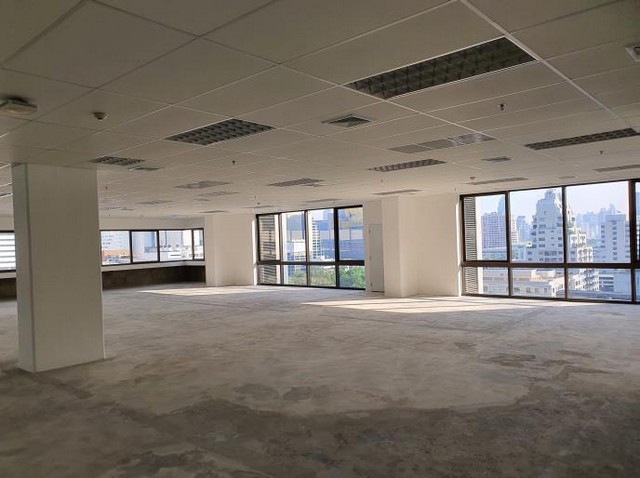 Office space for rent at Sathorn Thani I near BTS Surasak