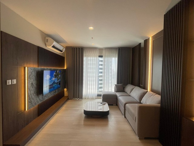 Life One Wireless Condo, luxury condo on Wireless Road, near Central Embassy and BTS Ploenchit