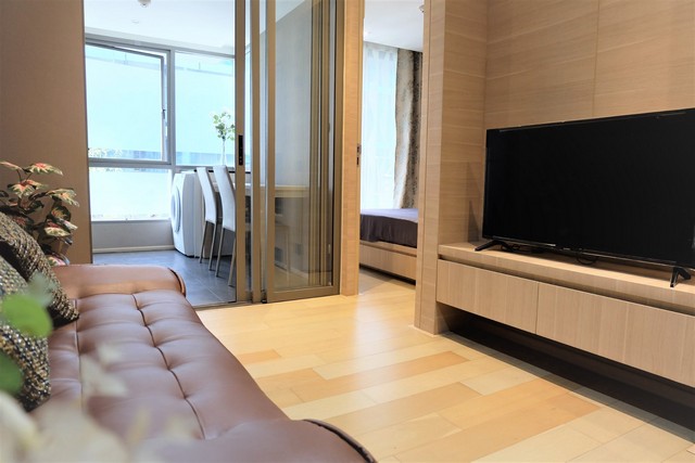 Klass Silom private spacious safe 3rd floor BTS Chong Nonsi