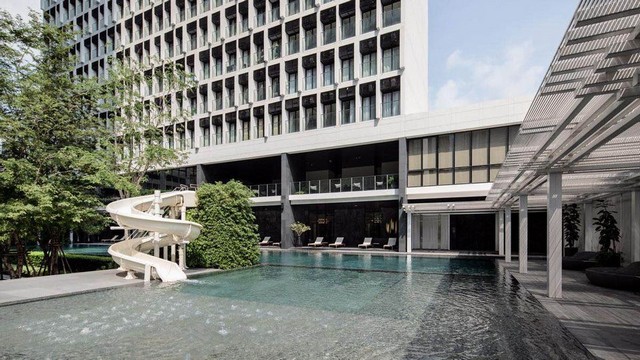 Noble Ploenchit Condo is a High Rise condo, complete facilities, next to Ploenchit BTS Skytrain.