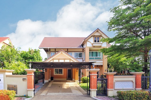 บ้าน  Q House Avenue พระราม5 พ.ท. 195 sq.wa 27500000 THB ใกล้กับ ทางด่วนศรีรัช บรรยากาศดี นนทบุรี   