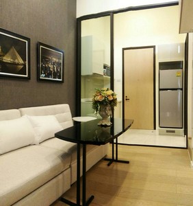 คอนโดมิเนียม Chewathai Residence Asoke  ชีวาทัย เรสซิเดนซ์ อโศก 1BR 24000 BAHT.   ^^