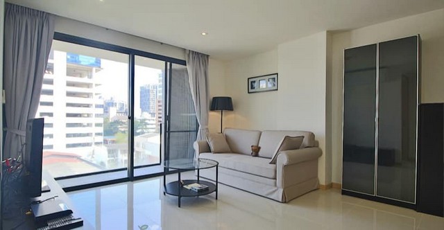 Socio Sukhumvit 61 spacious nice clean 6th floor BTS Ekkamai