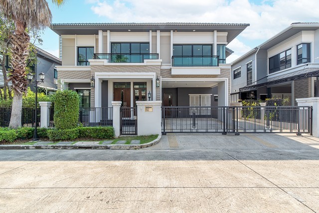 บ้าน แกรนด์บางกอก บูเลอวาร์ด สาทร ไม่ไกลจาก - 17500000 บาท 4 BR 4 น้ำ 70 Square Wah ทำเลดีเยี่ยม