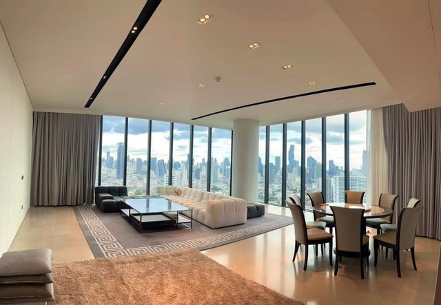 Banyan Tree Residences Riverside Bangkok - A luxurious condominium overlooking the Chao Phraya River