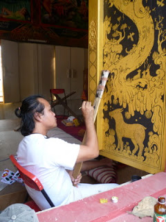 ผลิตและจำหน่ายภาพวาดแนวจิตรกรรมไทย งานศิลปะ รับวาดภาพประกอบหนังสือ  ไพ่  ชีวประวัติ  ออกแบบลวดลายไทย รับวาดภาพในโบสถ์ รับวาดตามสั่ง งานปั้นปูนทุกชนิด ปั้นลายตกแต่ง งานสั่งออเดอร์