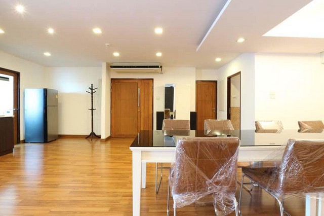 Spacious Condo Taksin 2Beds2Baths Near Wongweanyai BTS