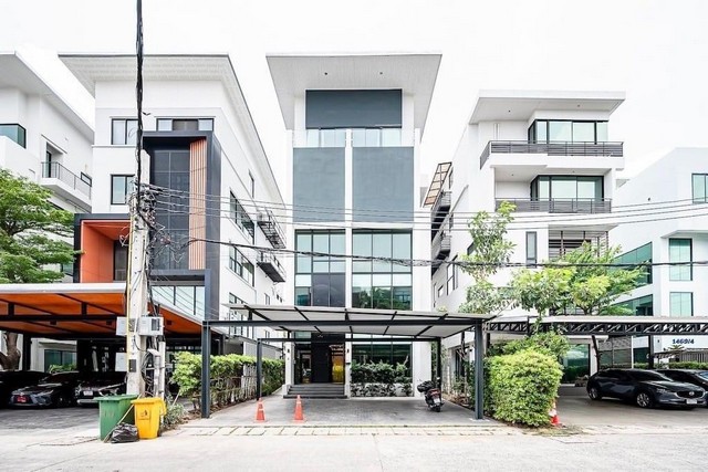 อาคารพาณิชย์ อาคารStand Alone พัฒนาการ ขนาด = 70 Square Wah 2 Bedroom 36000000 บาท ราคาพิเศษ!