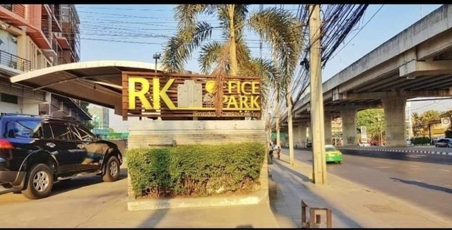 LV51027 ให้เช่า ทาวน์เฮาส์ หมู่บ้าน rk office park ติดถนนสุวินทวงศ์