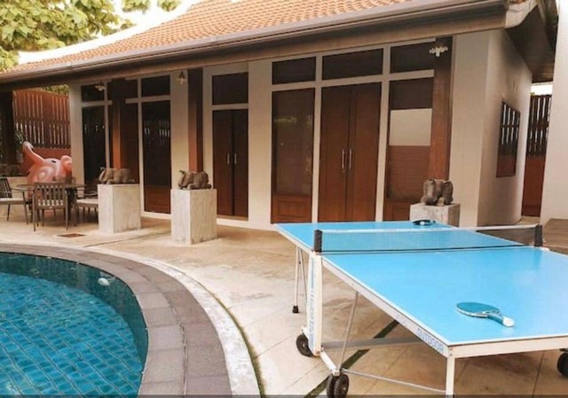 Exclusive!! House With Private Pool In The Heart Of Thonglor with 5Beds 6Baths + 5 Parking 