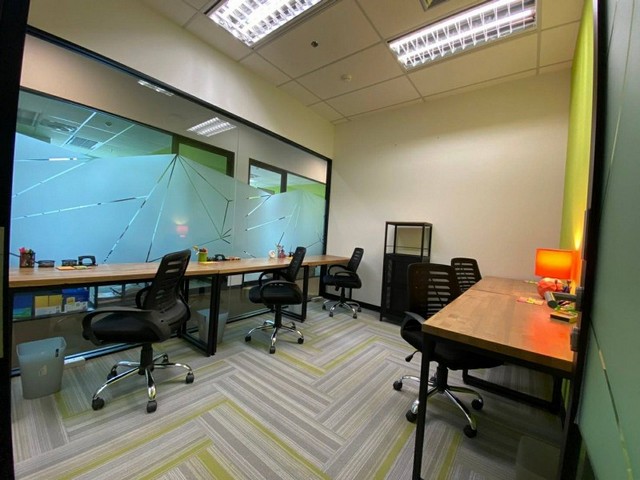 ให้เช่า Serviced Office เซอร์วิส ออฟฟิศ ติด MRTพระราม9 หิ้วโน๊ตบุ๊คเข้าทำงานได้ทันที  สัญญาระยะสั้น