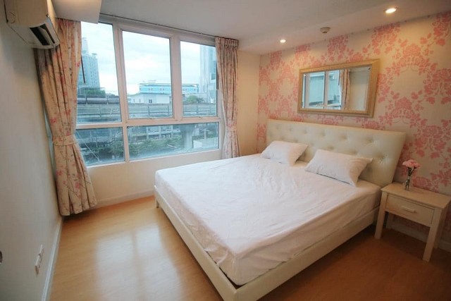 Zenith Place Sukhumvit 71 สะดวก น่าอยู่ ชั้น 6 BTS พระโขนง