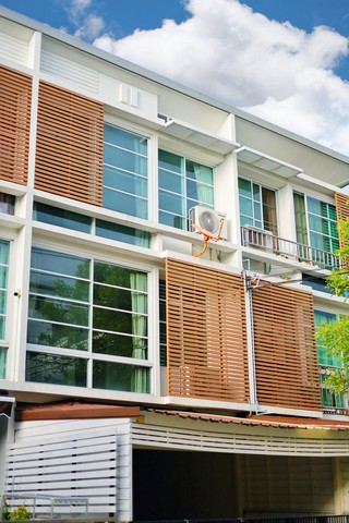 รหัส  EA120239 ขาย SALE TOWNHOME  เธียรี่ พระราม 2 ใหญ่ 19 ตร.ว. 0 NGAN 0 RAI 4120000 BAHT ไม่ไกลจาก ห้างเซ็นทรัลพระราม 2 โฮมโปร บิ๊กซีพระราม 2 คุ้มยิ่งกว่าคุ้ม