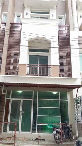   townhouse ทาวน์โฮม 4 ชั้น พรีเมี่ยม เพลส นวมินทร์ – ลาดพร้าว 101 คุ้มยิ่งกว่าคุ้ม